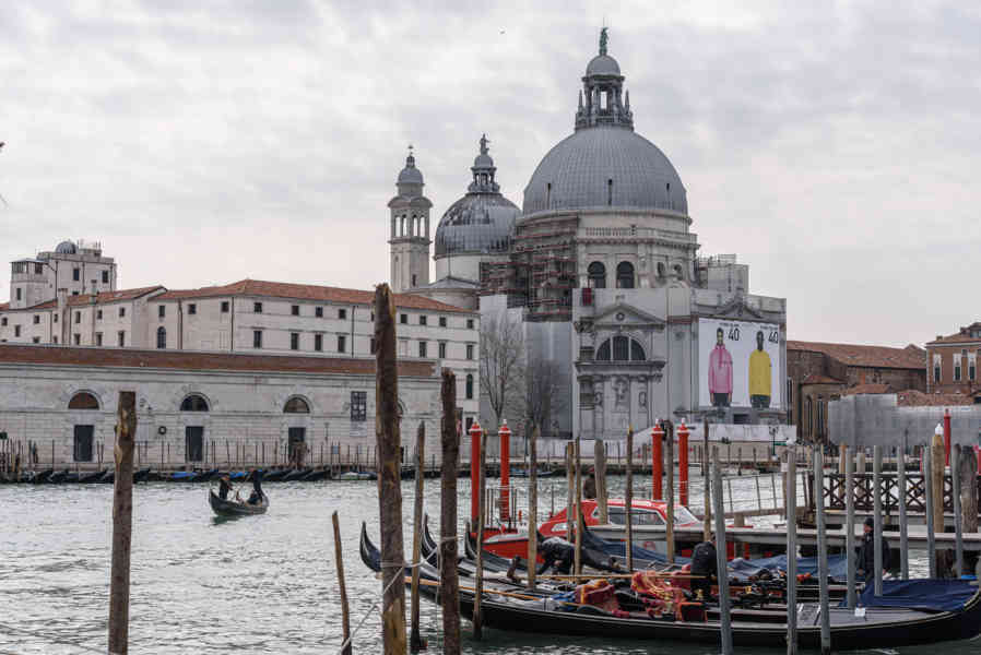 Italia - Venecia 145 - basílica de Santa María de la Salud.jpg